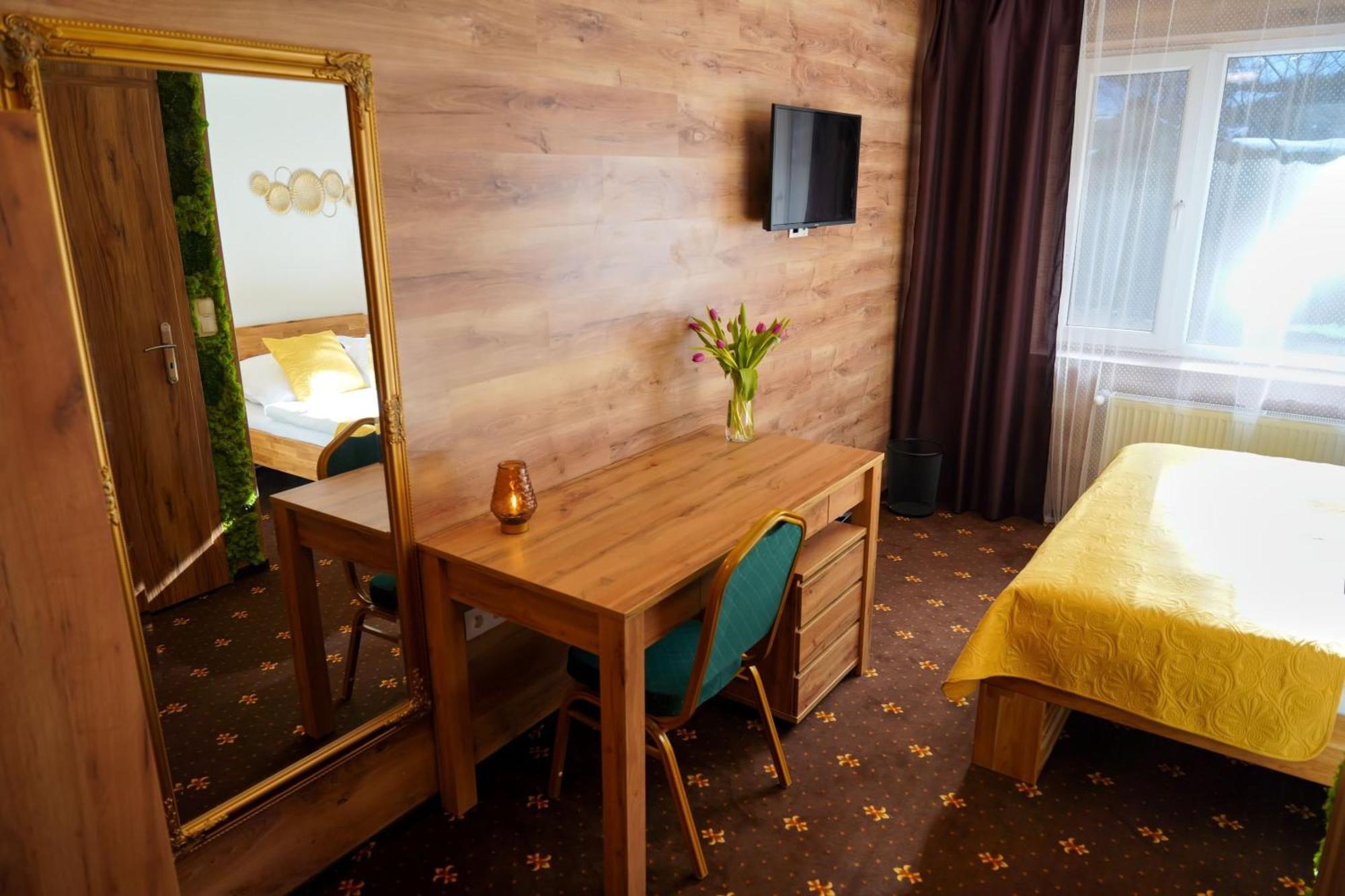 Hotel Raj デディンキ エクステリア 写真