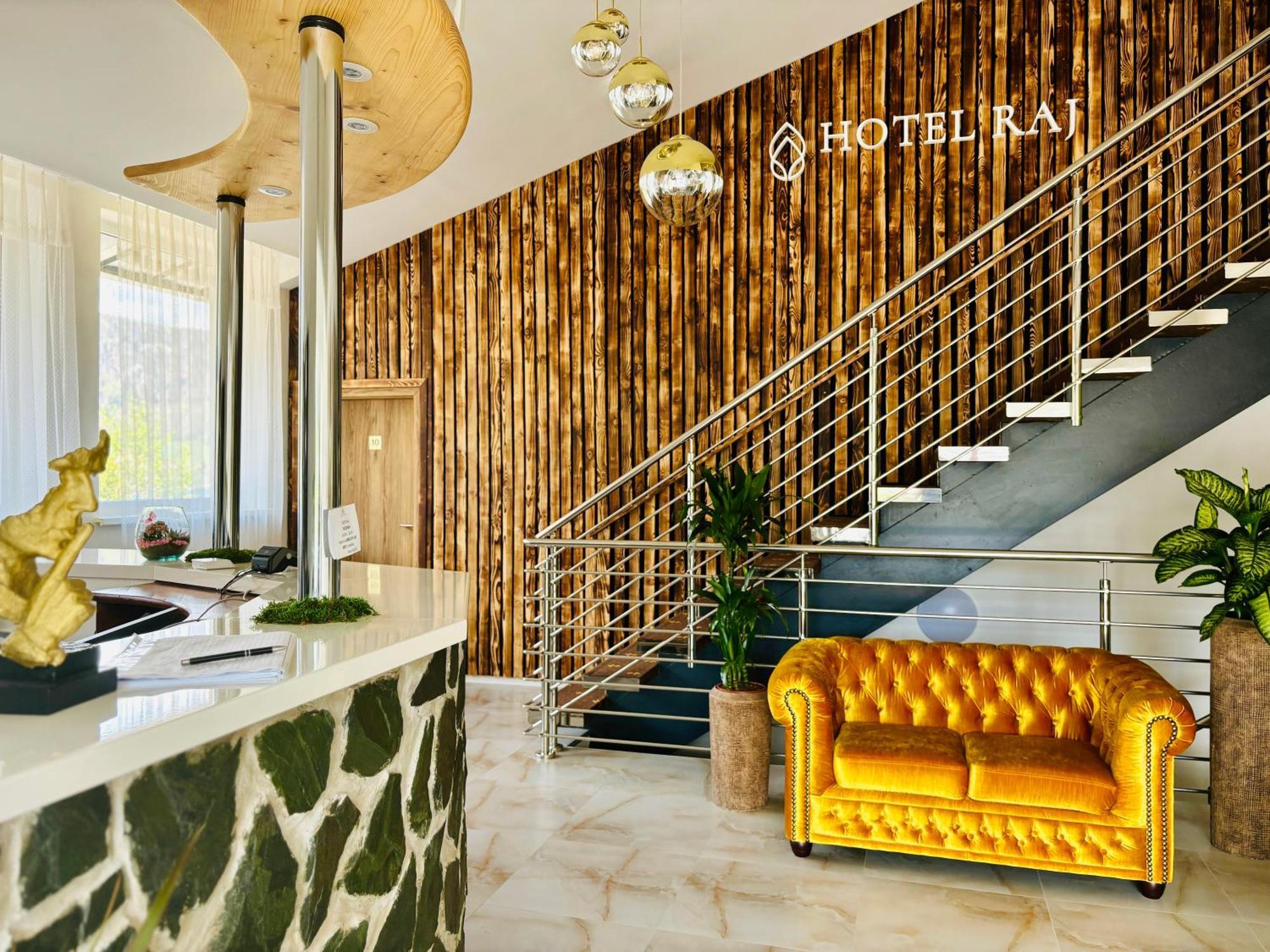 Hotel Raj デディンキ エクステリア 写真